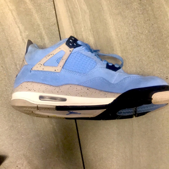 Jordan retro 4’s - Picture 5 of 5